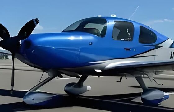 بيع الطائرات بأكملها: سيسنا 172S، DA40NG، DA42NG، Cirrus SR22